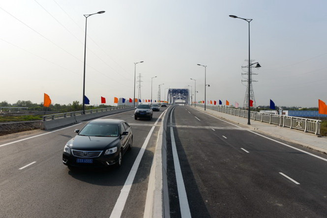 new bridge opened to traffic in ho chi minh city to ease congestion