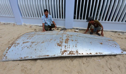 suspected plane debris found offshore in south central vietnam