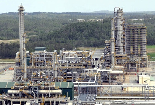 vietnams sole refinery forced out of business