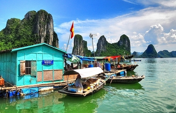 Cua Van fishing village an attractive destination in Ha Long Bay