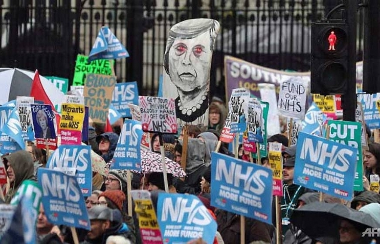 Thousands protest over UK health service