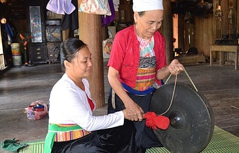 cao phong district preserves muong thang culture