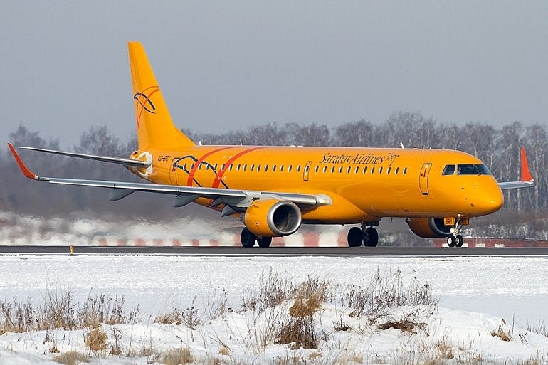 russian passenger plane crashes near moscow 71 people feared dead reports
