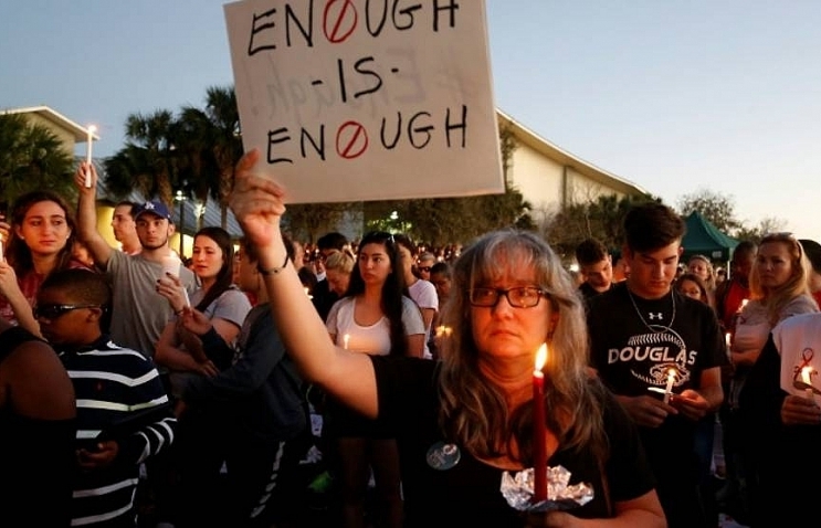 Students, parents demand gun curbs after Florida slaughter