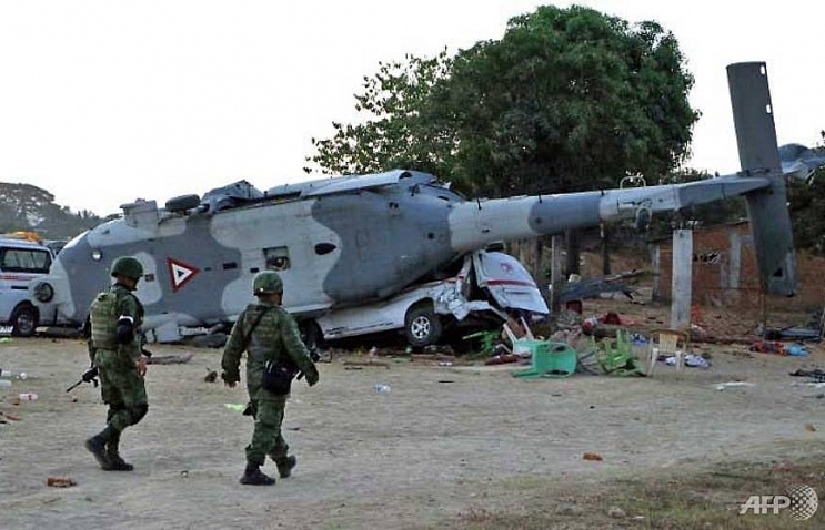 13 killed in Mexican minister's helicopter crash