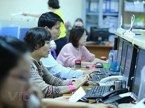 vn index returns from tet aims at 990 points