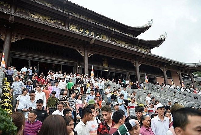 festival kicks off at vietnams largest pagoda