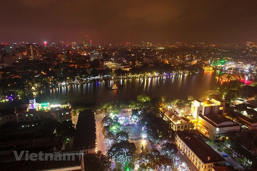 fireworks light up hanoi sky on new year eve