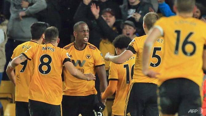Newcastle denied as Dubravka howler rescues Wolves