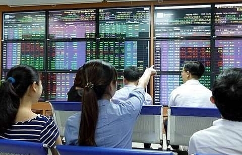 Blue chips drive indexes upwards