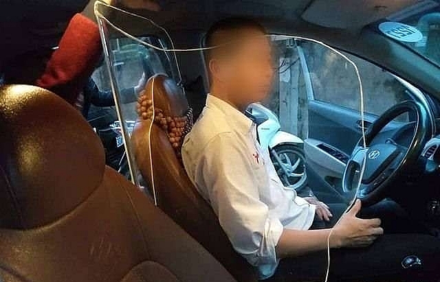 Taxi drivers take safety into their own hands