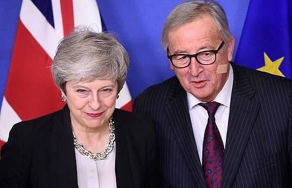 Britain softens Brexit stance in latest EU talks