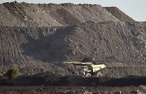Australia, China deny ban on coal imports amid tensions
