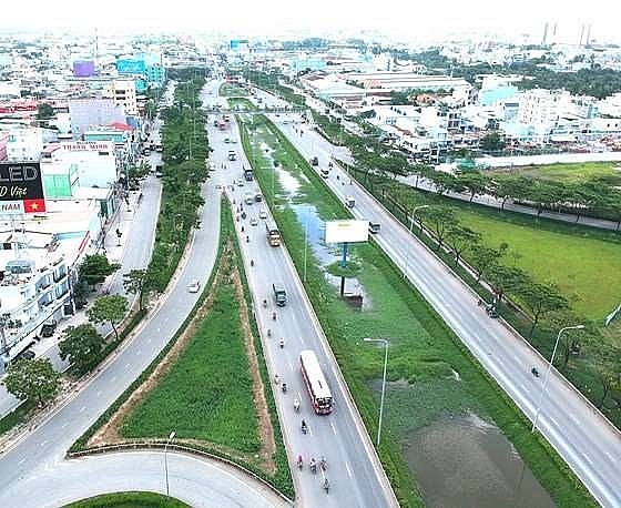 experts call for high speed hcm city can tho railway to ease delta congestion