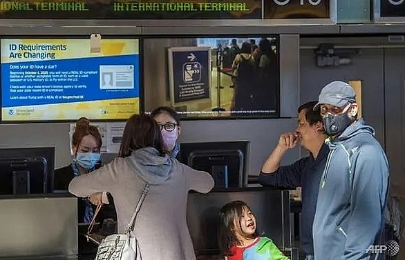 more foreigners leaving china as virus fears mount