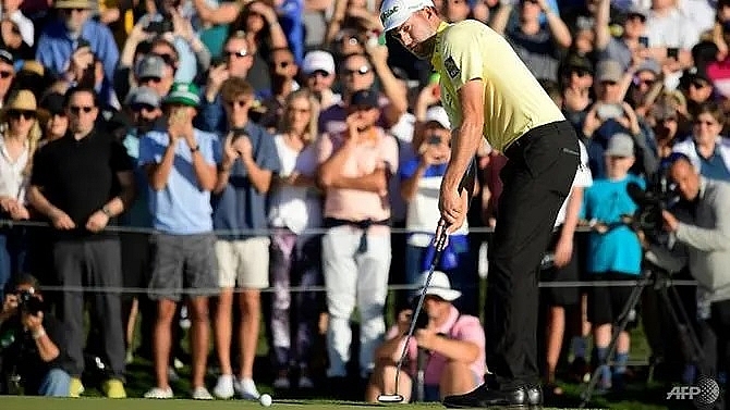 simpson rallies for phoenix open playoff win over finau