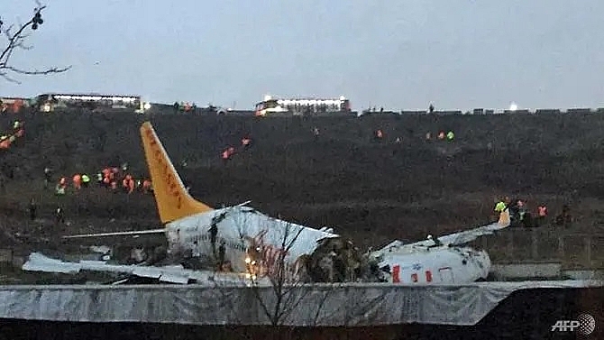 one dead more than 150 people injured in turkey plane accident
