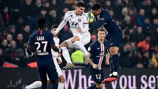 psg aided by own goal in win over lyon