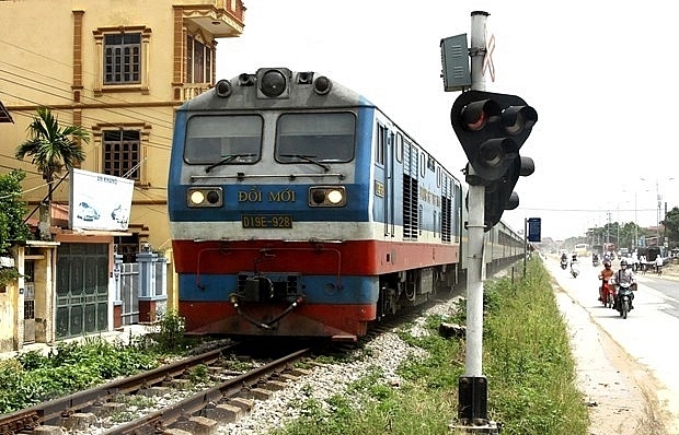Gov't considers giving Vietnam Railways back to Transport Ministry
