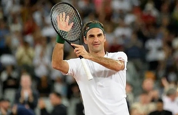 Federer targets Wimbledon after knee surgery blow