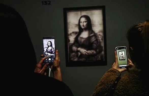Leonardo show smashes Louvre's all-time record