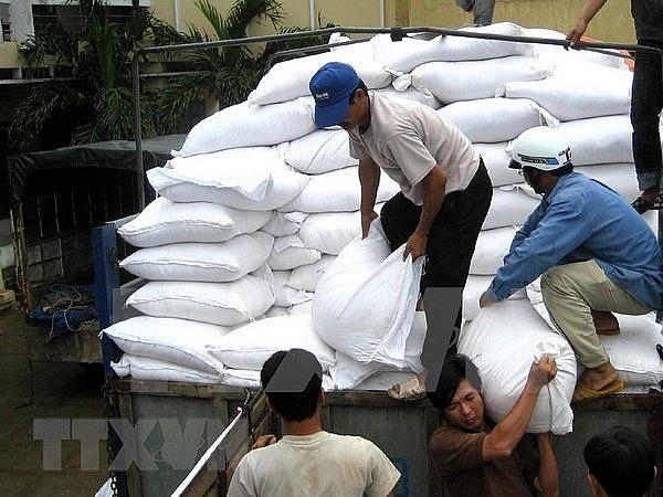over 1127 tonnes of rice aid heading to quang binh for tet