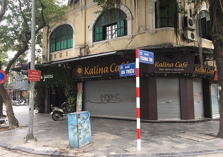 hanoi closes sidewalk eateries cafes to curb covid 19 spread