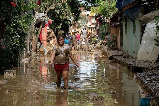 over 5000 flee homes as storm dujuan hits southern philippines
