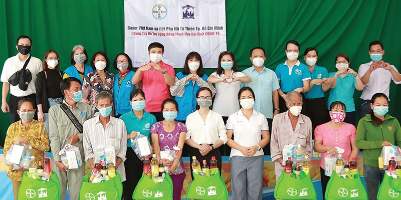 Bayer Vietnam and WOCA give help to vulnerable Communities