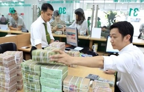 Sixteen banks cut over VND21.2 trillion for pandemic-hit customers