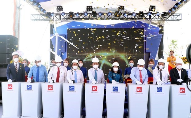 5.7 trillion VND wind power plant inaugurated in Soc Trang