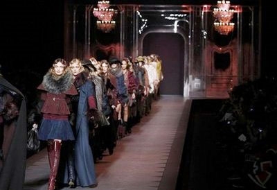 Dior puts Galliano behind it at emotional Paris show