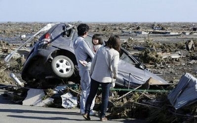 Blast at Japan nuke plant; 10,000 missing after quake