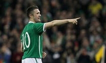 keane lifts irish into contention