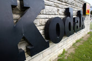 Photography trailblazer Eastman Kodak, which filed for bankruptcy in January, said Thursday it has agreed to sell its online photo services business, Kodak Gallery, to Shutterfly for $23.8 million. (AFP Photo/Fred Dufour)