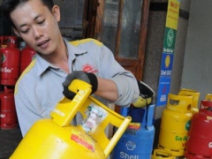 cooking gas prices slightly drop following tax cut