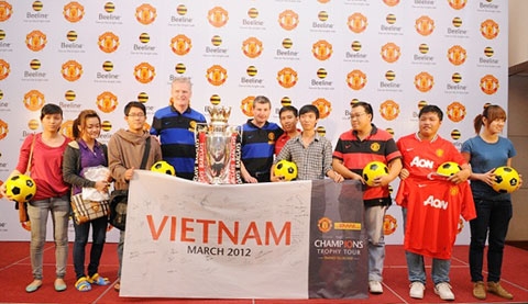 vietnamese fans meet mu legends