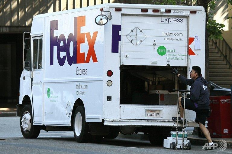 FedEx profits fall on weak international results