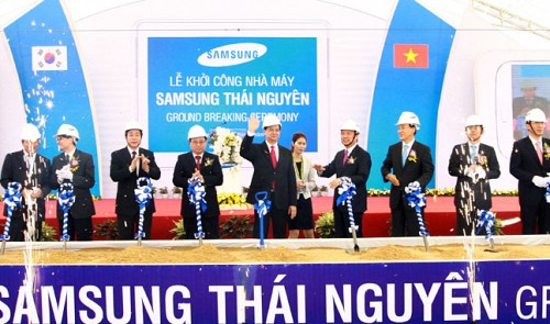 samsung puts 2 bln vietnam phone plant into operation