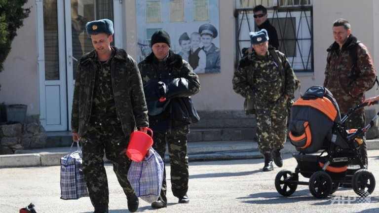 crimea military town splits as russia moves in