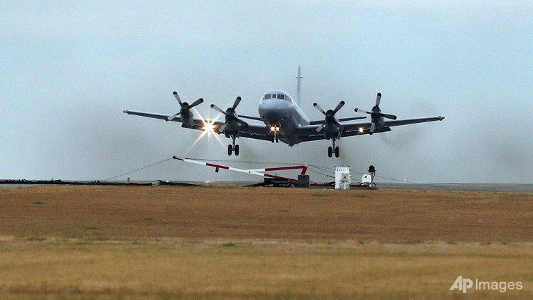 mh370 search back on as weather improves