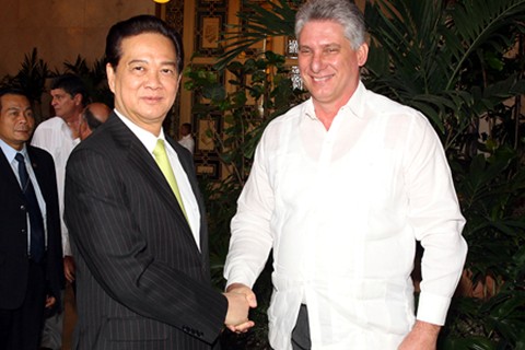 pm dung meets first vice president of cuban council of state