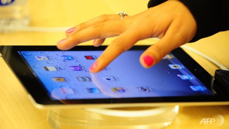 russian officials dump ipads over spy fears