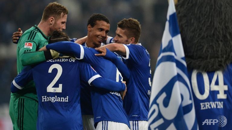 schalke grab champions league boost