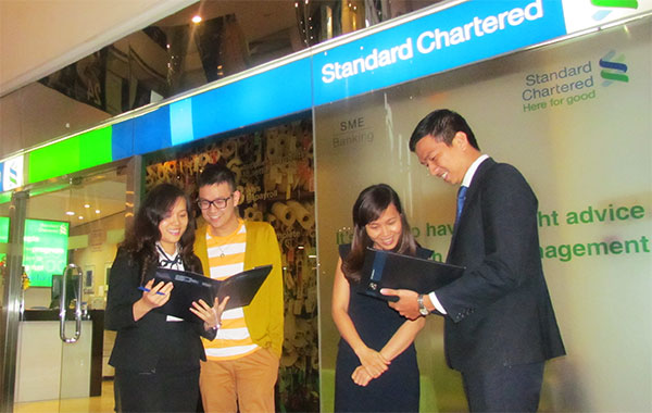 Standard Chartered Bank Vietnam awarded Golden Dragon Award 2013