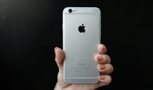 man nabbed for grabbing iphone 6 from foreigner in hcmc