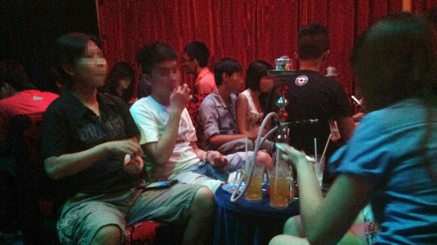 more young vietnamese hooked on shisha amid health warnings