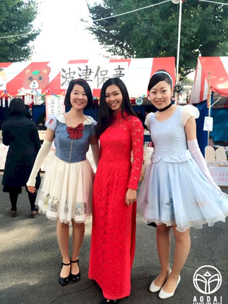 Ao Dai lovers, national costume, Vietnam economy, Vietnamnet bridge, English news about Vietnam, Vietnam news, news about Vietnam, English news, Vietnamnet news, latest news on Vietnam, Vietnam