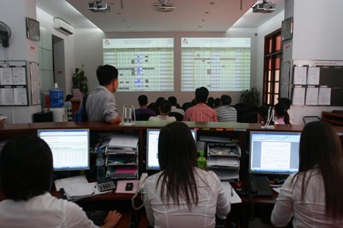 vn stocks down on lower oil prices