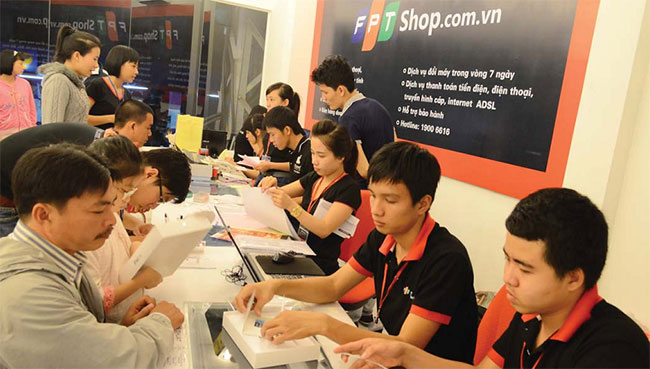 fpt looking to enlist foreign help to strengthen retail and distribution arms